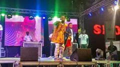 Patapaa performing
