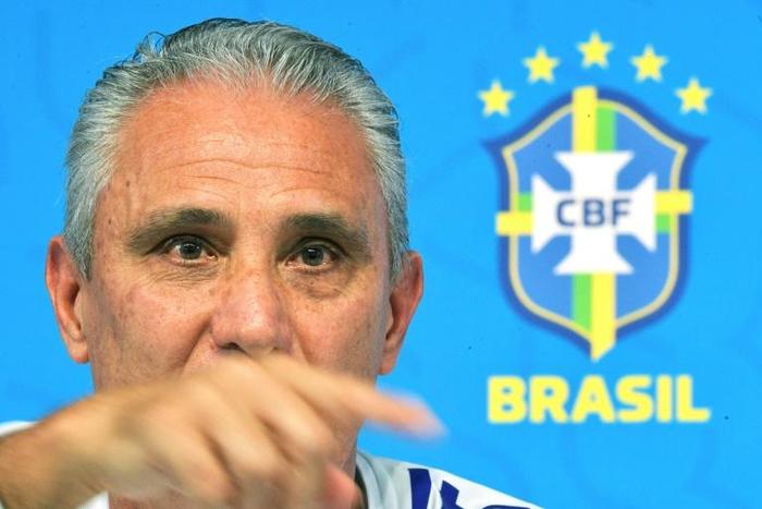 El entrenador de Brasil Tite habla durante una conferencia de prensa en Teresópolis, Brasil, el 3 de junio de 2019