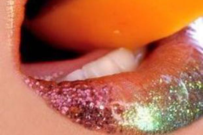 Eating mango (@thisismyjam) (1)