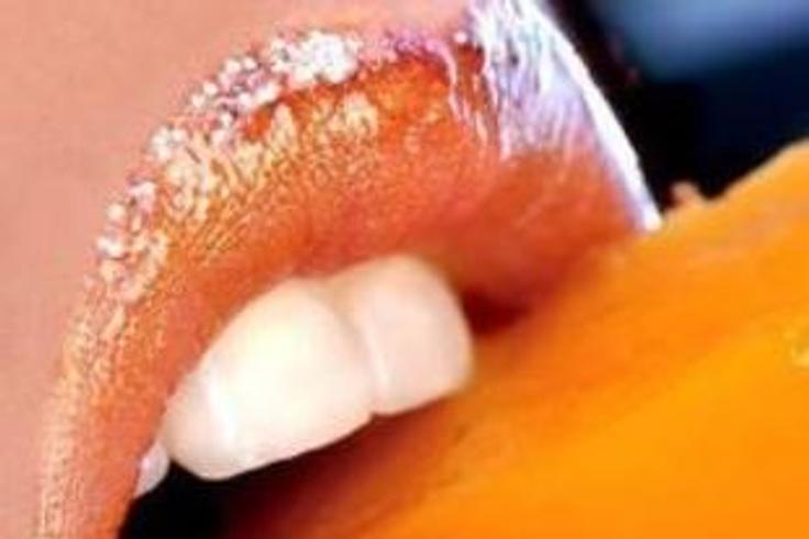 Eating mango (@thisismyjam) (1)