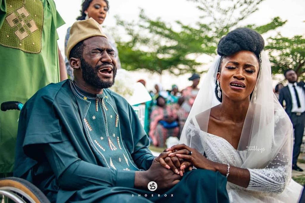 This couple had an accident after their proposal; she stayed to marry him in a wheelchair