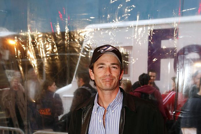 Luke Perry, 'Beverly Hills, 90210' Star, Is Dead at 52