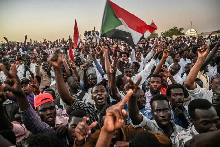Sudanese protesters have continued to demand a civilian government since the military ousted president Omar al-Bashir ealier this month