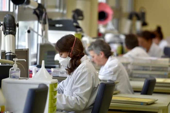 A new study has highlighted the gender gap when funders assess the scientists involved, not the science