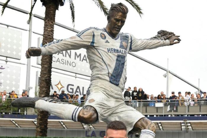 Former Los Angeles Galaxy star David Beckham was honoured with a statue unveiled saturday at the Major League Soccer