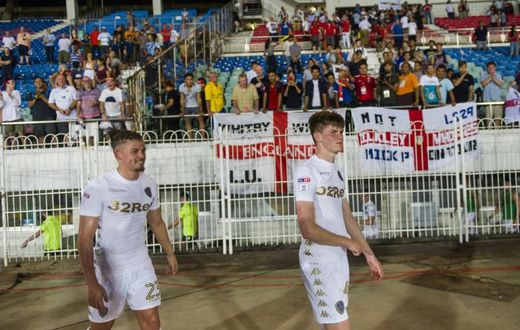 Kalvin Phillips' goal in the 11th minute of time added on secured Leeds top spot in the Championship with a 1-1 draw against Middlesbrough