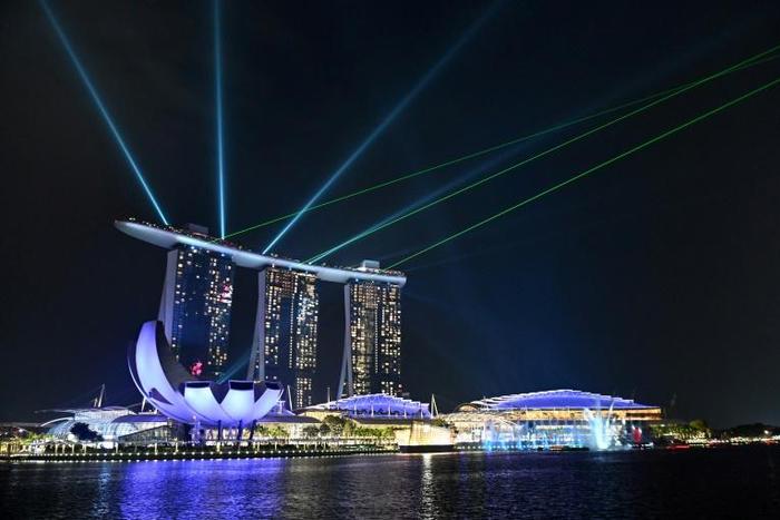Singapore's Marina Bay Sands hotel and resort is to get a $3.3 billion expansion including a new tower and 15,000-seat arena
