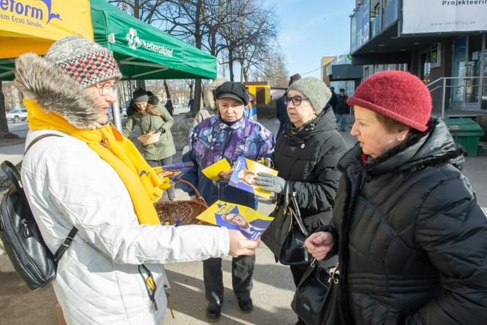 Polls suggest Sunday's election will be a tight race between the Centre and Reform parties