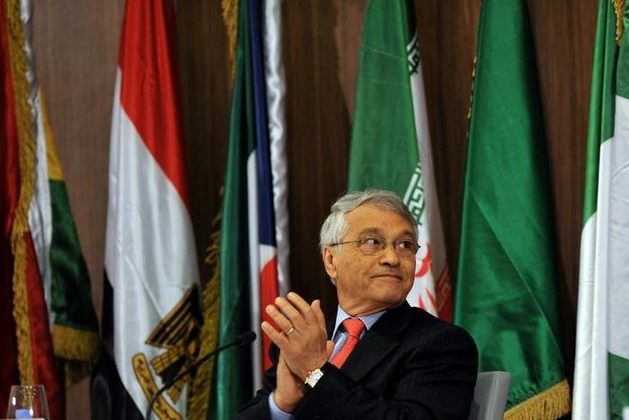 Chakib Khelil, 79, who was the Algerian energy minister for 10 years until he quit the government in 2010, faces renewed accusations of corruption that he had beat a few years ago, the APS news agency reported