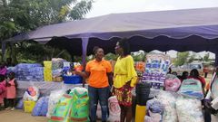 Gifty Hammond donates to orphans