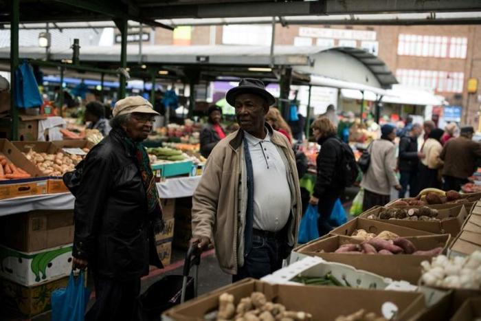 Shoppers and traders at Birmingham's Bullring market said they felt let down by the two main parties