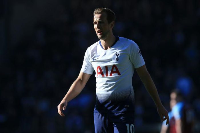 Kane, back in action at Burnley, hails influence of fiancee Kate