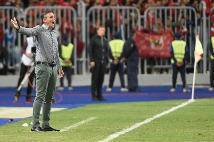 French coach Patrice Carteron hopes struggling CAF Confederation Cup trophy-holders Raja Casablanca can use home advantage to beat fellow Moroccan club Renaissance Berkane in Group A this Sunday.