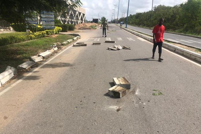 Students protest over dismissal of senior lecturers on UEW campus