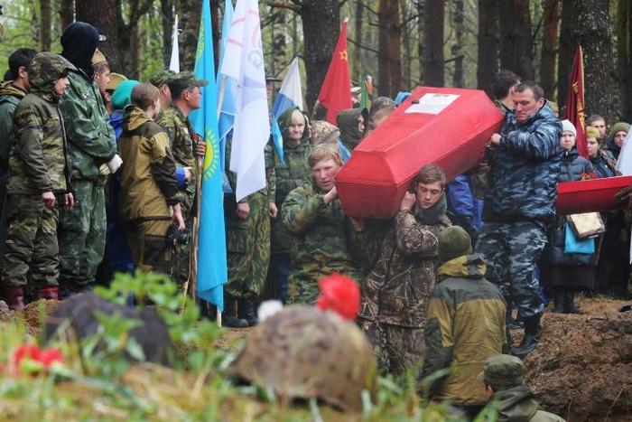 Some 42,000 people are involved in looking for remains of Soviet soldiers across the country, according to official figures
