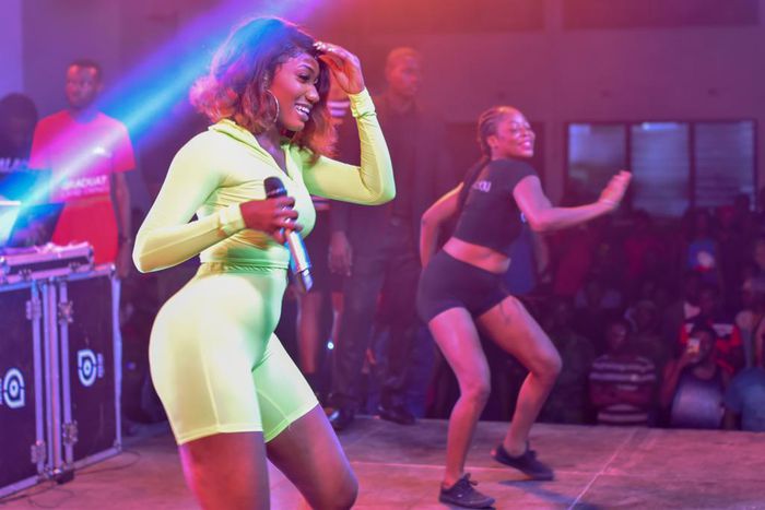 Wendy Shay thrills Vandals at Commonwealth Hall’s ‘Artiste Night’