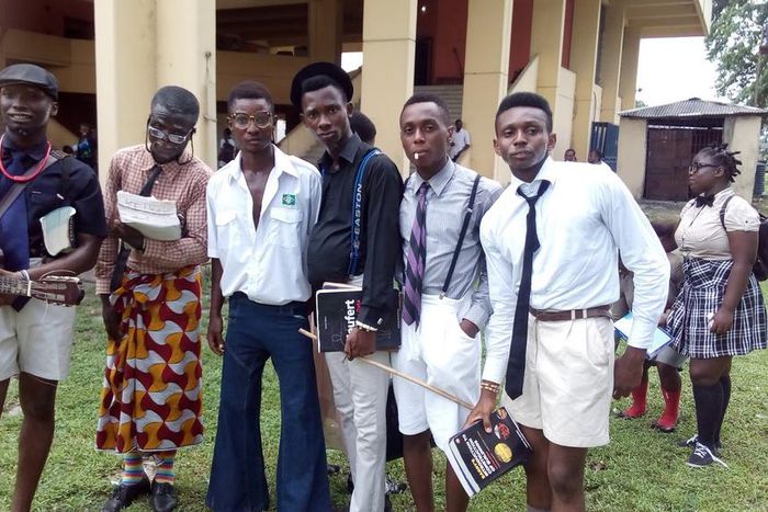 Students celebrating old school day (Giststudents)