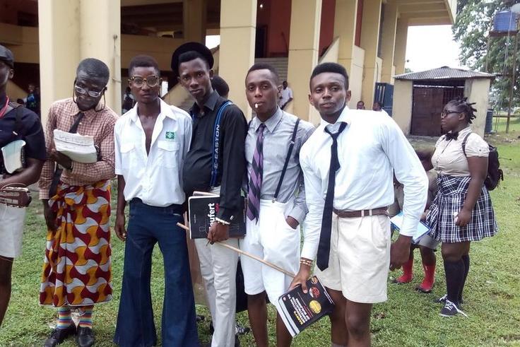 Students celebrating old school day (Giststudents)