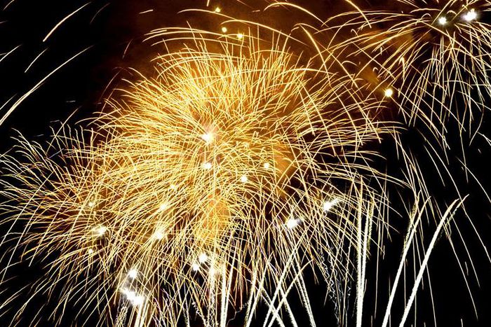 See Dr. Pimple Popper Burst an Epidermoid Cyst