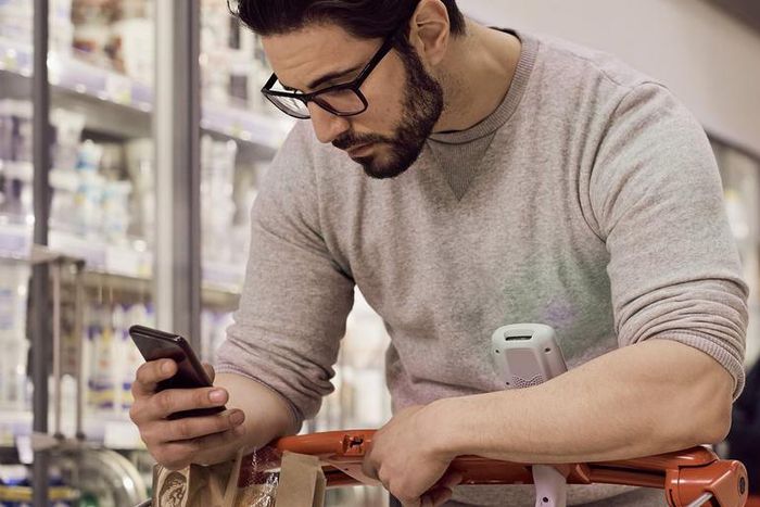 How Texting in the Supermarket Can Make You Fat