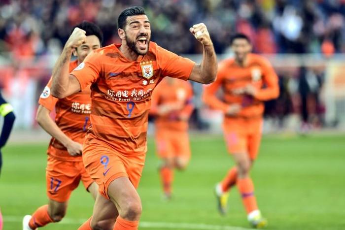 Graziano Pelle single-handedly dragged Shandong Luneng back into their AFC Champions League match with Kashima Antlers
