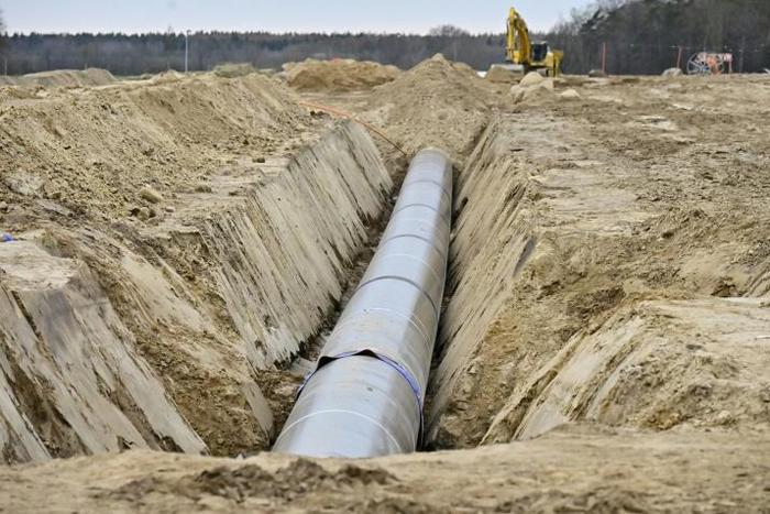 The survey, which used open source data to map hundreds of new downstream plans around the world, found that of the more than 180,000 kilometres of oil gas pipelines in development, 62,000 kilometres were in North America