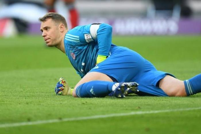 Bayern Munich goalkeeper Manuel Neuer says he hopes to return from injury before the end of the season