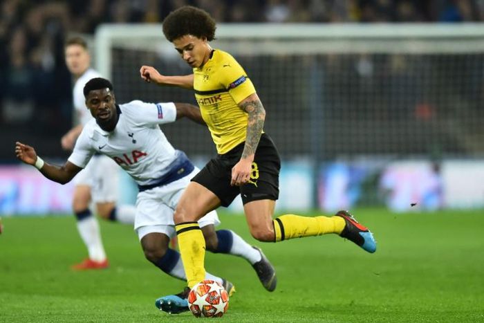 Belgian midfielder Axel Witsel is one of a quintet of Borussia Dortmund stars who have been criticsed after celebrity barber Sheldon Edward cut their hair at the team hotel on the eve of their heavy champions League defeat at Wembley on Wednesday.