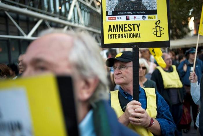 The Nobel-winning rights watchdog says it has closed its branch in Zimbabwe after discovering fraud