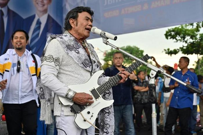 Candidates know it is entertainment that draws the crowds to campaign rallies in music-mad Indonesia