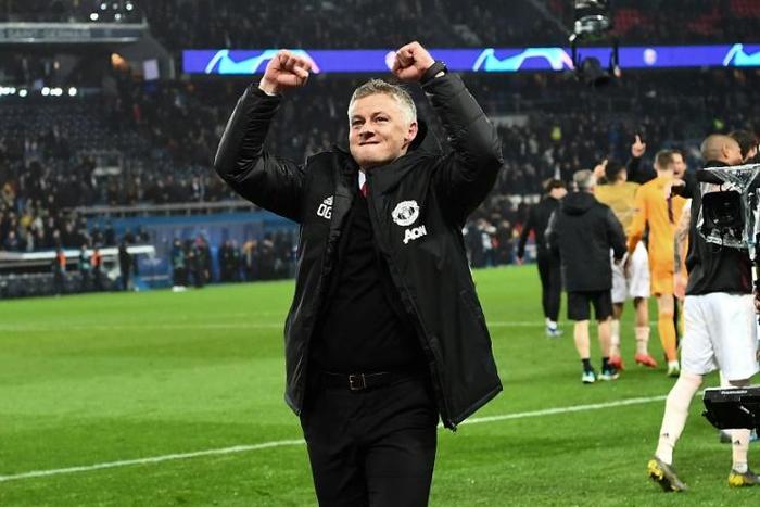 Ole Gunnar Solskjaer salutes Manchester United's fans after his side's epic victory
