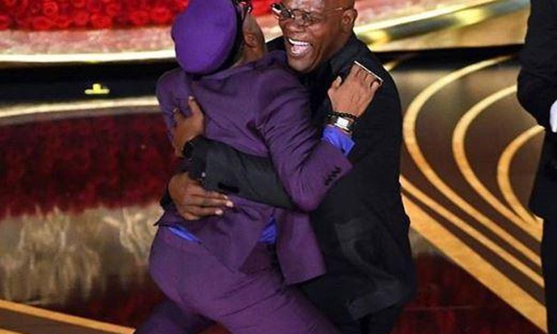 The moment Spike Lee jumped on Samuel L. Jackson during the awards night [PULSE]