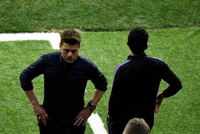 Mauricio Pochettino (L) has been linked with a move away from Spurs this summer