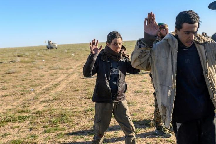 Suspected Islamic State group fighters have been detained by the US-backed Syrian Democratic Forces as they have left the final scrap of the "caliphate"