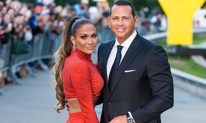 J.Lo Shows Off 6-Pack Abs At CFDA Awards