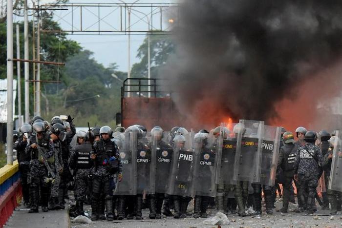 Supporters of the opposition clashed over the weekend with Venezuelan security forces on the borders with Colombia and Brazil, leaving four people dead