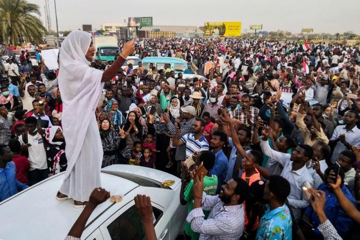 Sudanese student Alaa Salah shot to prominence after an image of her leading demonstrators in chants in Khartoum went viral