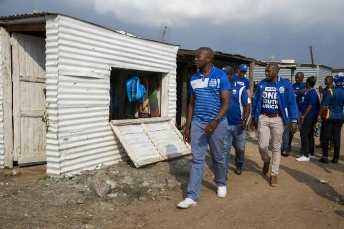 South Africa's main opposition Democratic Alliance leader Mmusi Maimane on the campaign trail