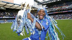 Essien with EPL trophy