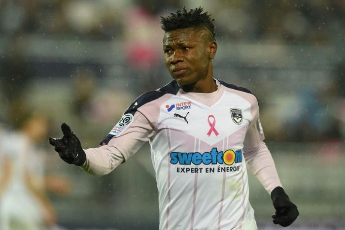 Nigeria's Sporting Life quoted Kalu as saying the kidnappers initially asked for three million naira ($8,300, 7,3000 euros) in payment. "Now they are asking for 15 million"