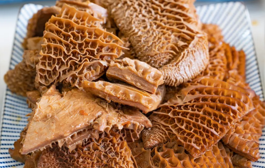animal guts, bladders, and stomachs, locally known as ‘yemuadiɛ’