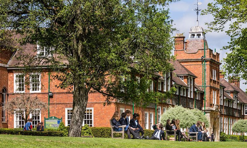 brightworld_f19e6b95-ddac-4876-a4cd-01e9e69ec488_dauntseys-for-website
