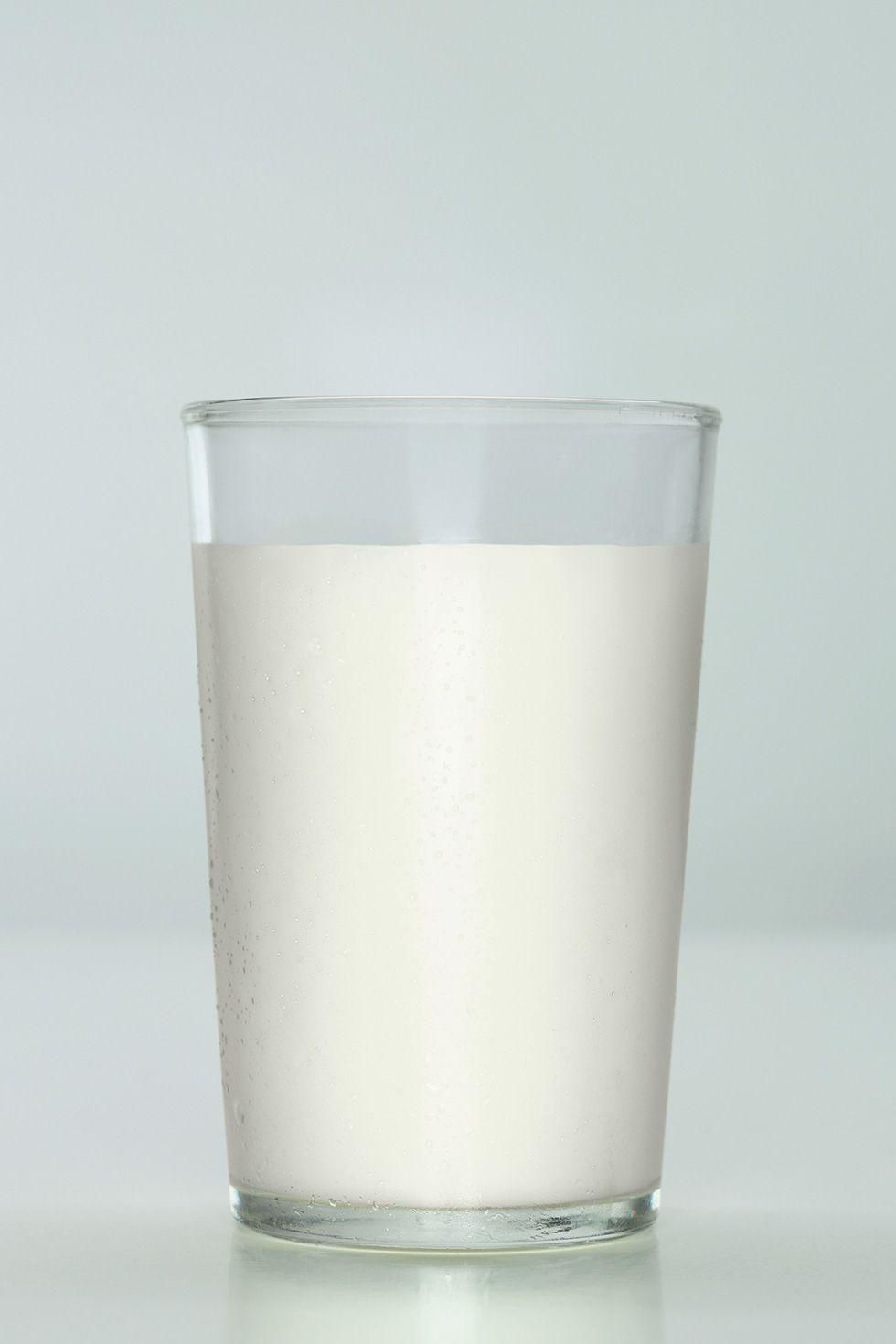 12 Foods That Cause Bloating, According To Nutritionists