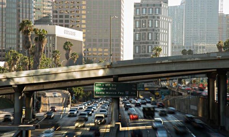 Governors call on Trump to halt rollback on rules for clean cars