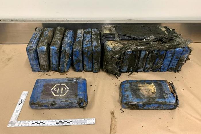 Around 19 packages of cocaine were found along the shoreline