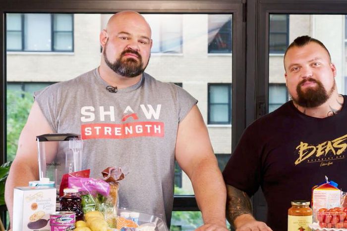 The Over 10,000 Calorie Diet of An Elite Strongman