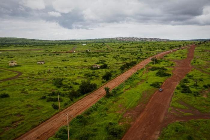 Protesters across Mali are calling for urgent improvement of the country's dilapidated roads and railways