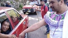 Angry residents forcibly dress their mayor in skirt and blouse, parade him in public for unfulfilled  promises (video)
