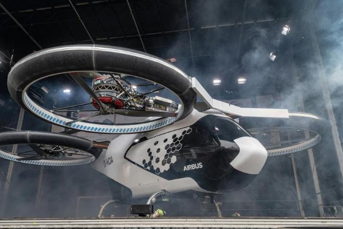 A prototype of the "CityAirbus" air taxi