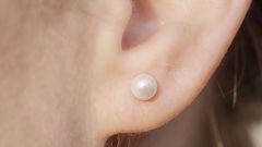Dr. Pimple Popper Removed Blackhead On Earlobe